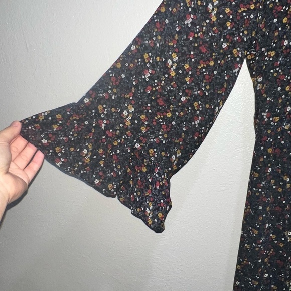 Threads & States Black Floral Long Sleeve Maxi Dress - Picture 4 of 9